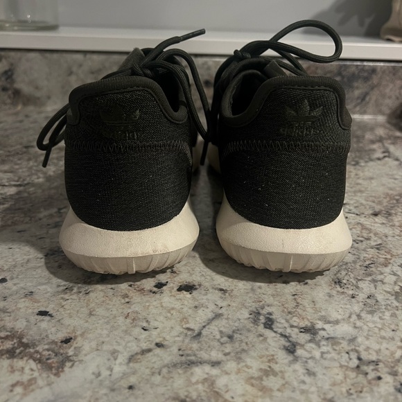 Women’s Adidas Sneakers - Picture 5 of 6